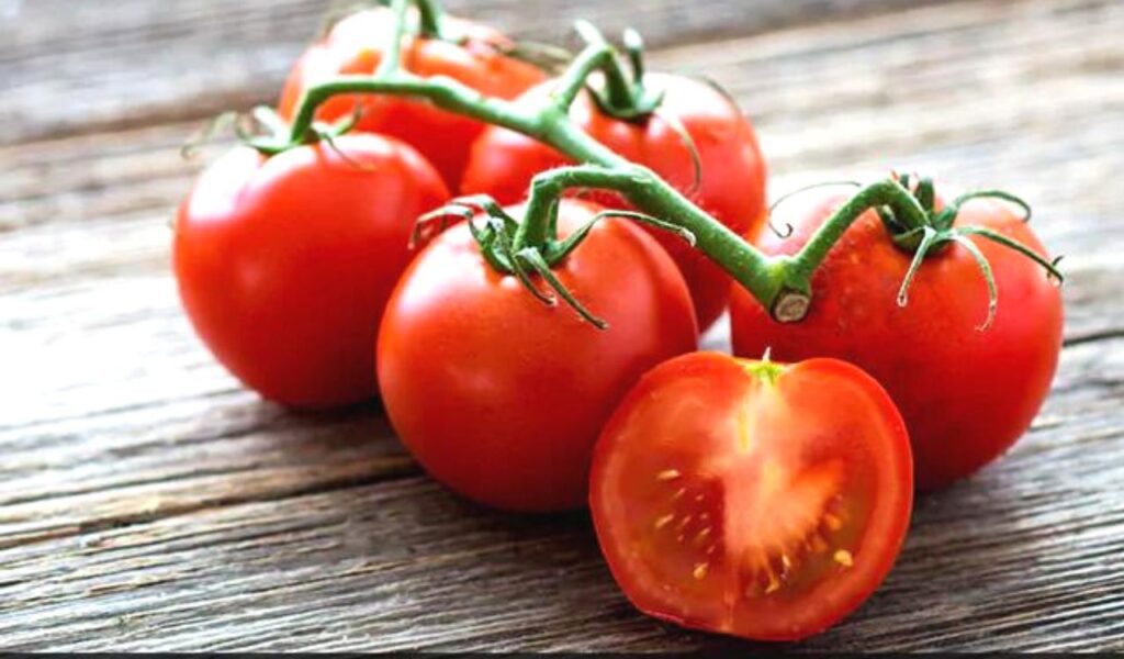 eat tomato for skin