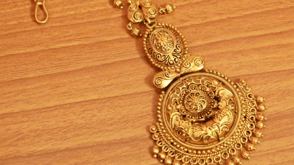 Gold Maang Tika Designs 