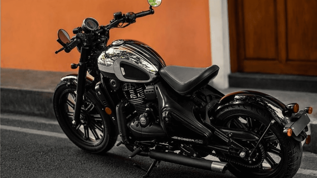 Jawa 42 Bobber Black Mirror