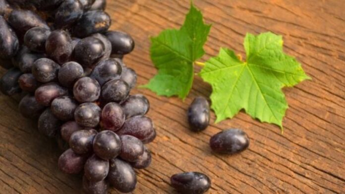 Black Grapes