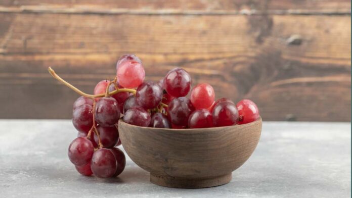 Red grapes benefits