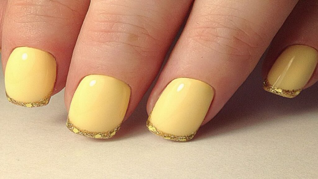 Yellow dress nail art 