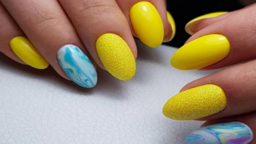 Yellow dress nail art 