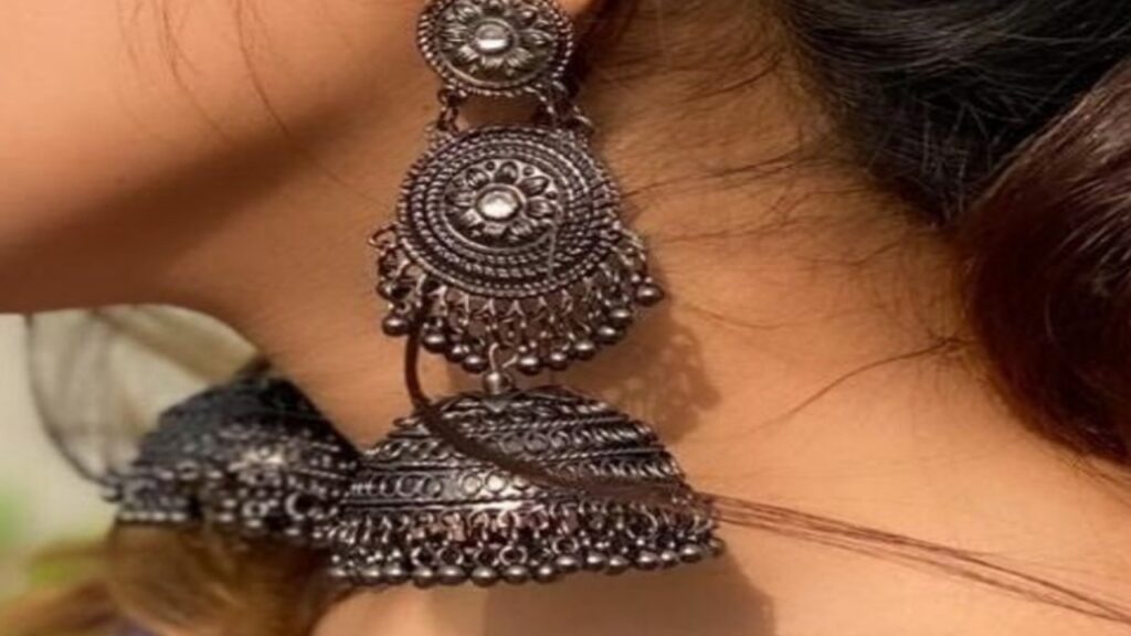 Silver Heavy Earings For Suits 