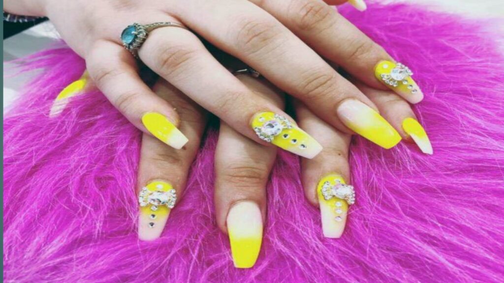 Yellow dress nail art 