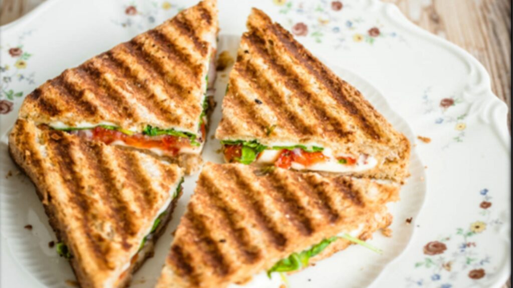 Tandoori Paneer Sandwich 