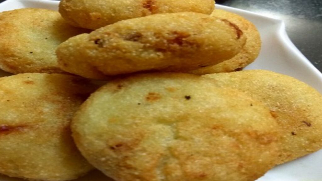 Rava Kachori Recipe 