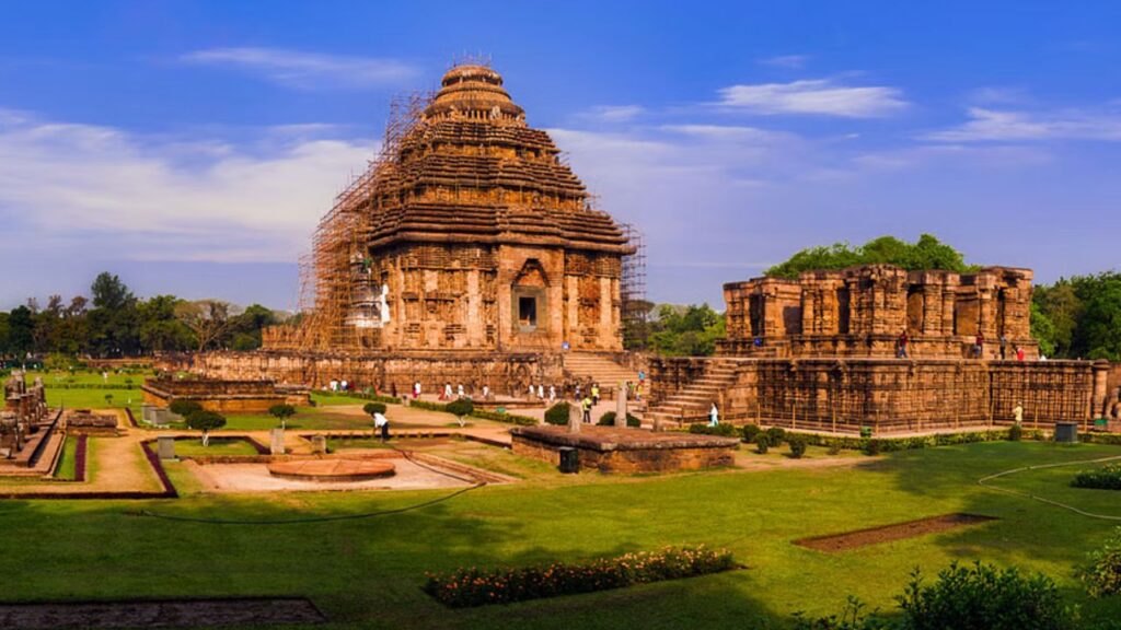 konark temple IRCTC Odisha Tour Package