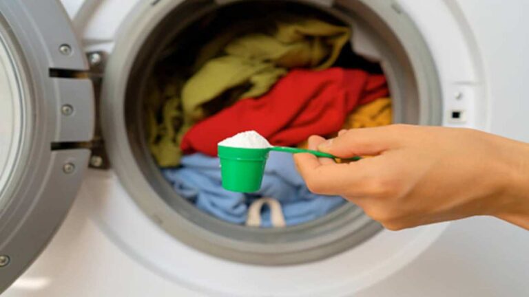 Washing Machine से करनी है ऊनी कपड़ों की सफाई, बस वाशिंग पाउडर में मिला लें ये जिच, मिलेगी पहली जैसी चमक