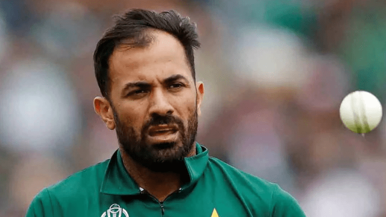 अपने बयान से पलटे Wahab Riaz, इस गेंदबाज को लेकर जम कर की थी आलोचना