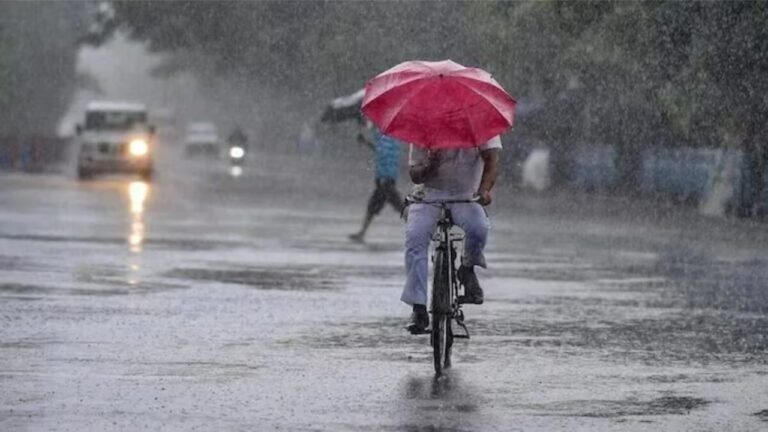 Weather Update: पहाड़ी राज्यों में तेज हुई बर्फबारी, जानें आज कहां कहां होगी बारिश 